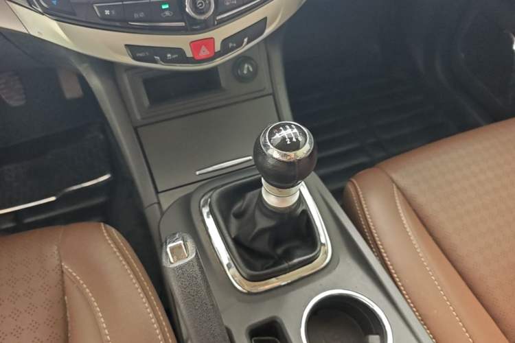 Used BYD S7 2015 1.5T Upgraded Manual Luxury Model Gear Lever