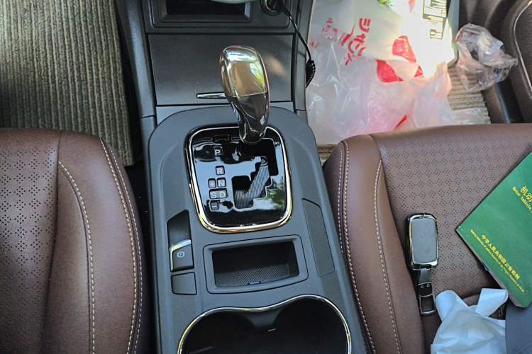 Used BYD S7 2015 2.0T Upgraded Automatic Luxury Version Gear Lever