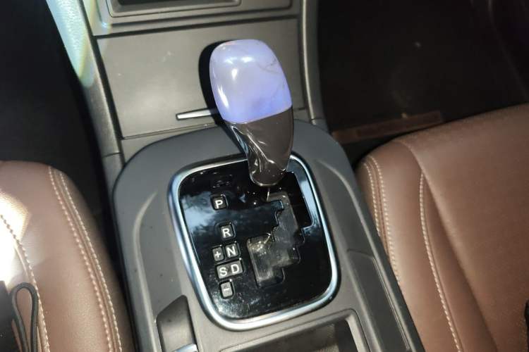 Used BYD S7 2015 2.0T Upgraded Automatic Luxury Version Gear Lever