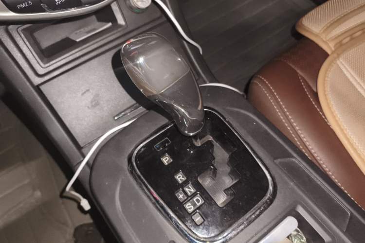Used BYD S7 2015 2.0T Upgraded Automatic Luxury Version Gear Lever