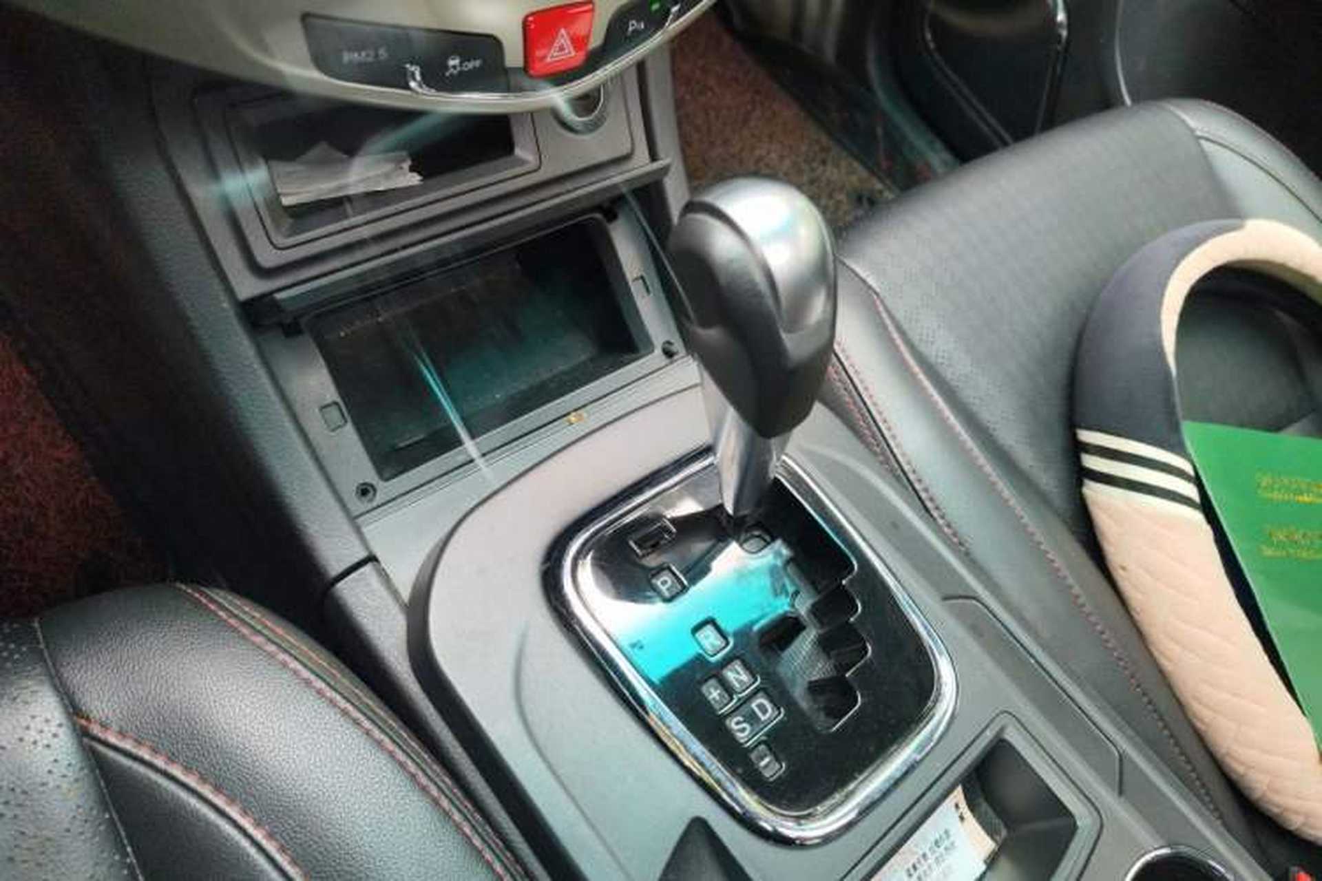 Used BYD S7 2015 2.0T Automatic Prestige Model Gear Lever