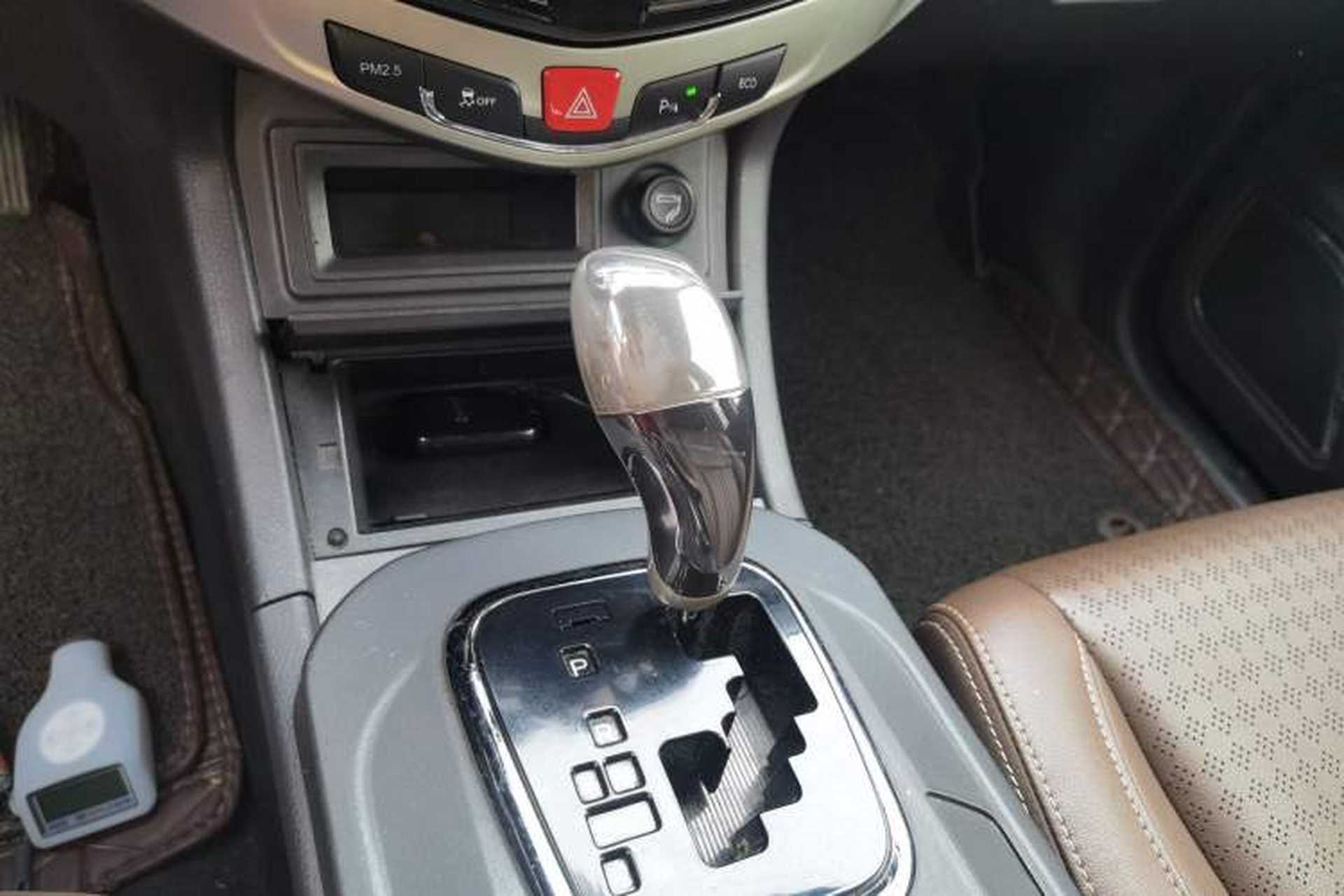 Used BYD S7 2015 2.0T Upgraded Automatic Luxury Version Gear Lever