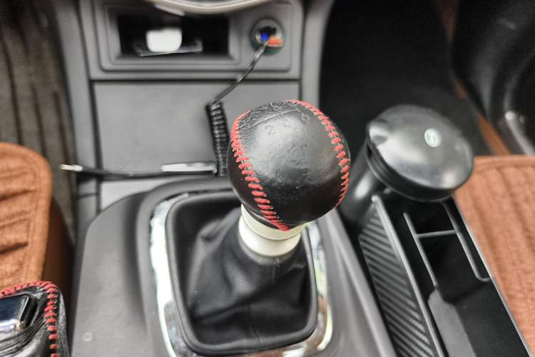 Used BYD S7 2015 1.5T Upgraded Manual Luxury Model Gear Lever