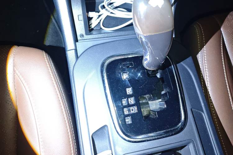 Used BYD S7 2015 2.0T Automatic Prestige Model Gear Lever
