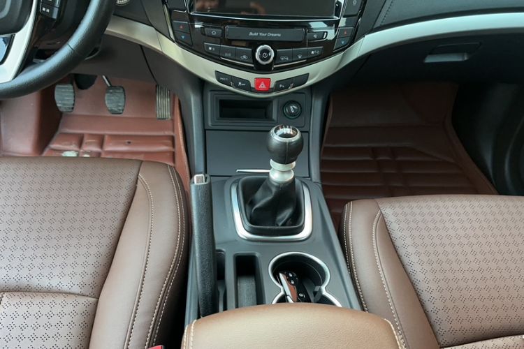 Used BYD S7 2015 1.5T Upgraded Manual Luxury Model Gear Lever