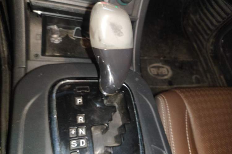 Used BYD S7 2015 2.0T Automatic Prestige Model Gear Lever