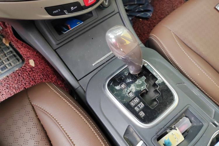 Used BYD S7 2015 2.0T Upgraded Automatic Luxury Version Gear Lever