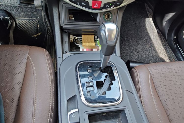 Used BYD S7 2015 2.0T Upgraded Automatic Luxury Version Gear Lever