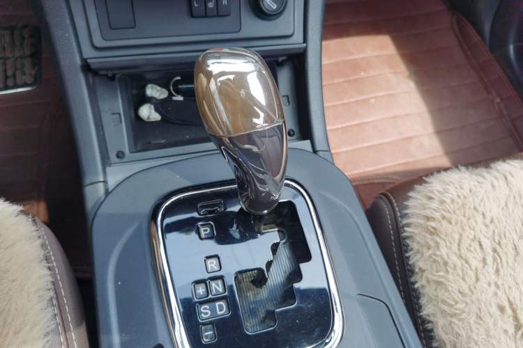 Used BYD S7 2015 2.0T Upgraded Automatic Flagship Version Gear Lever