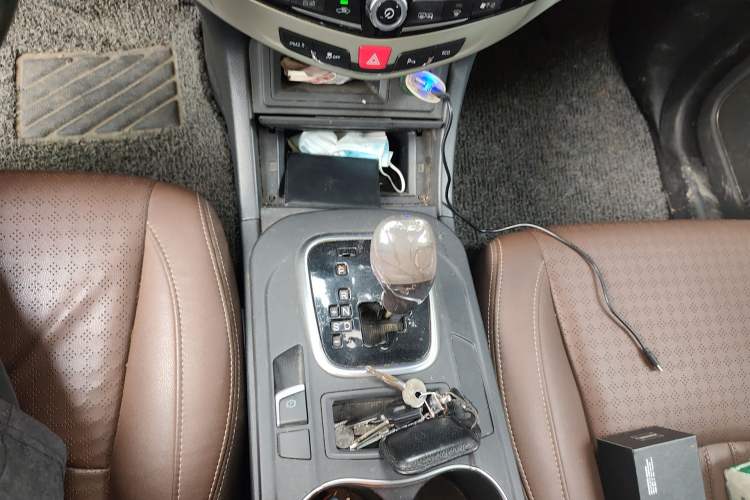 Used BYD S7 2015 2.0T Upgraded Automatic Luxury Version Gear Lever