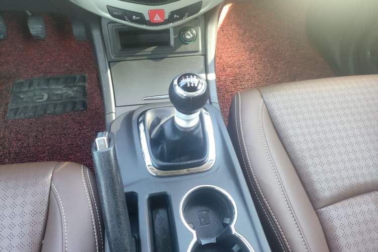 Used BYD S7 2015 1.5T Upgraded Manual Luxury Model Gear Lever