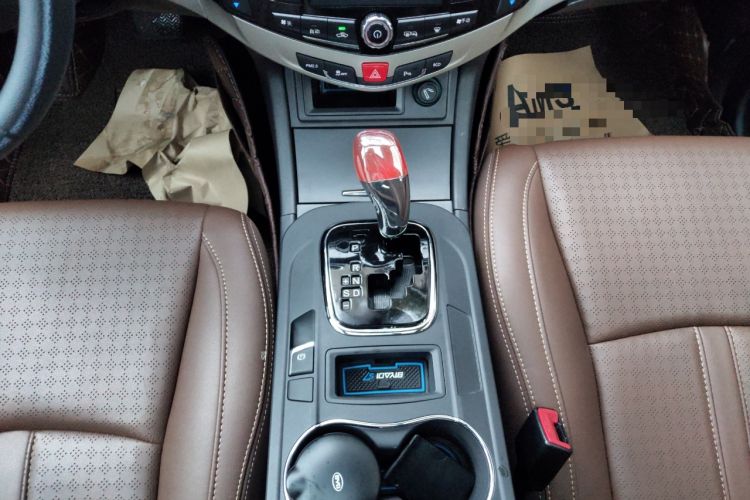 Used BYD S7 2015 2.0T Upgraded Automatic Luxury Version Gear Lever