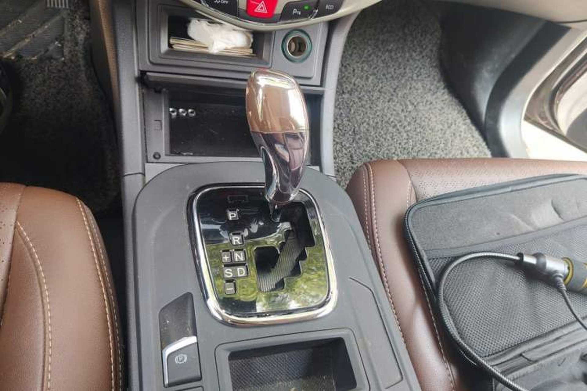 Used BYD S7 2015 2.0T Upgraded Automatic Luxury Version Gear Lever