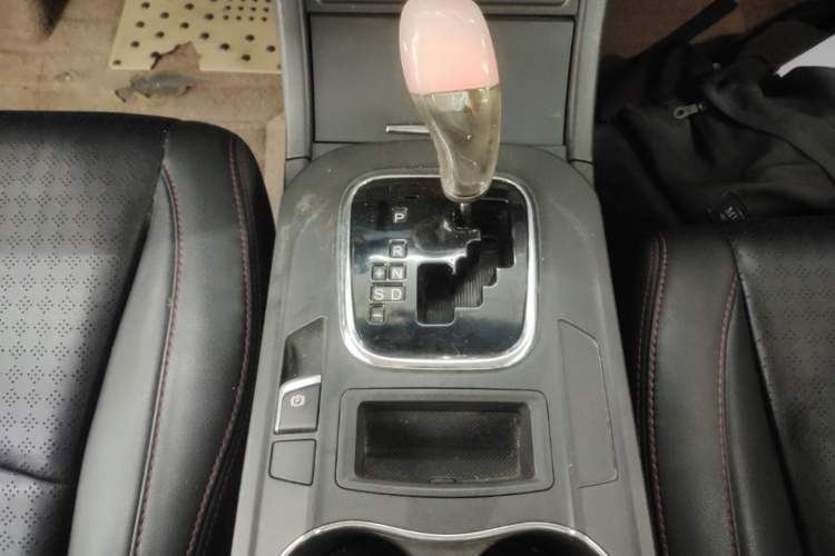 Used BYD S7 2015 2.0T Automatic Flagship Edition Gear Lever