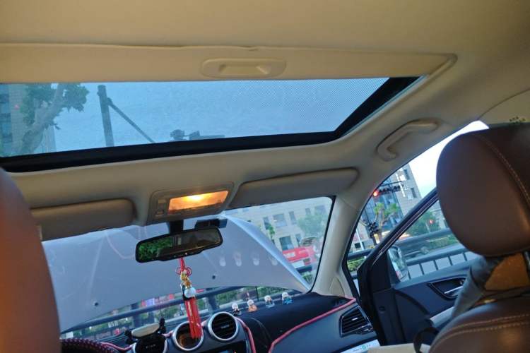 Used BYD S7 2015 2.0T Upgraded Automatic Luxury Version Headliner