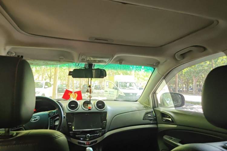 Used BYD S7 2015 2.0T Automatic Prestige Model Headliner