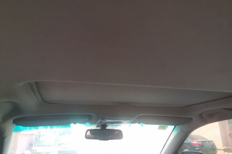Used BYD S7 2015 2.0T Automatic Prestige Model Headliner