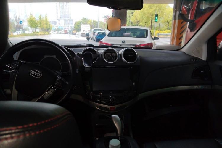 Used BYD S7 2015 2.0T Automatic Luxury Model Headliner