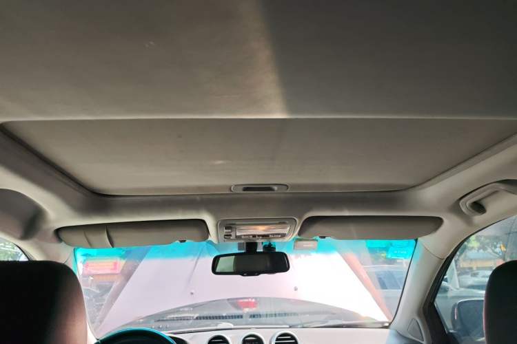Used BYD S7 2015 2.0T Automatic Prestige Model Headliner