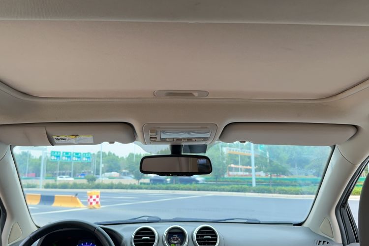 Used BYD S7 2015 2.0T Upgraded Automatic Luxury Version Headliner