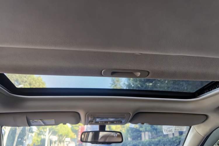 Used BYD S7 2015 1.5T Upgraded Manual Luxury Model Headliner