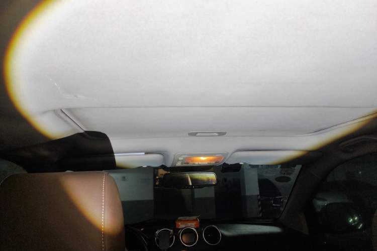 Used BYD S7 2015 2.0T Automatic Prestige Model Headliner