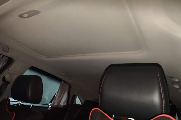 Used BYD S7 2015 2.0T Automatic Prestige Model Headliner