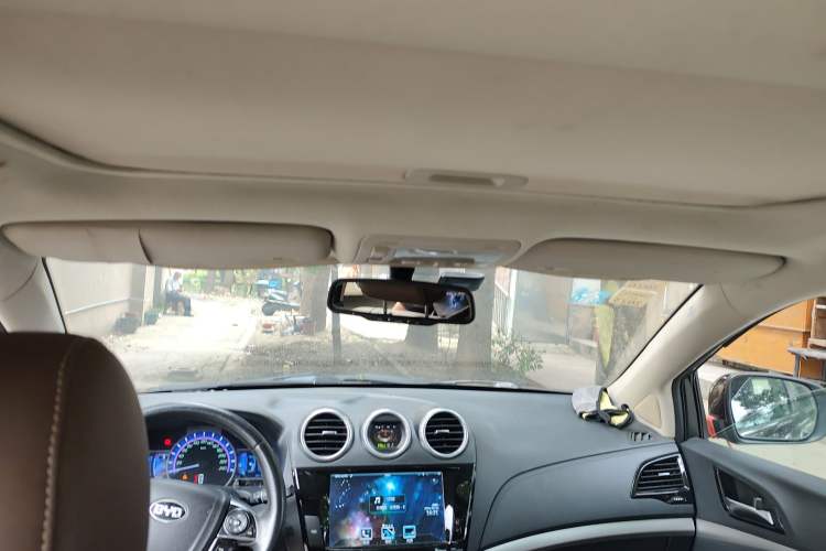 Used BYD S7 2015 2.0T Upgraded Automatic Luxury Version Headliner