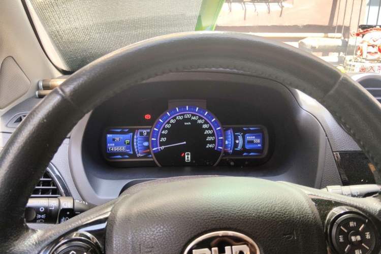 Used BYD S7 2015 2.0T Upgraded Automatic Luxury Version Instrument Cluster