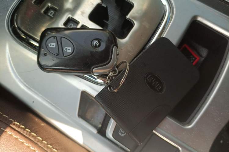 Used BYD S7 2015 2.0T Upgraded Automatic Flagship Version Interior 1