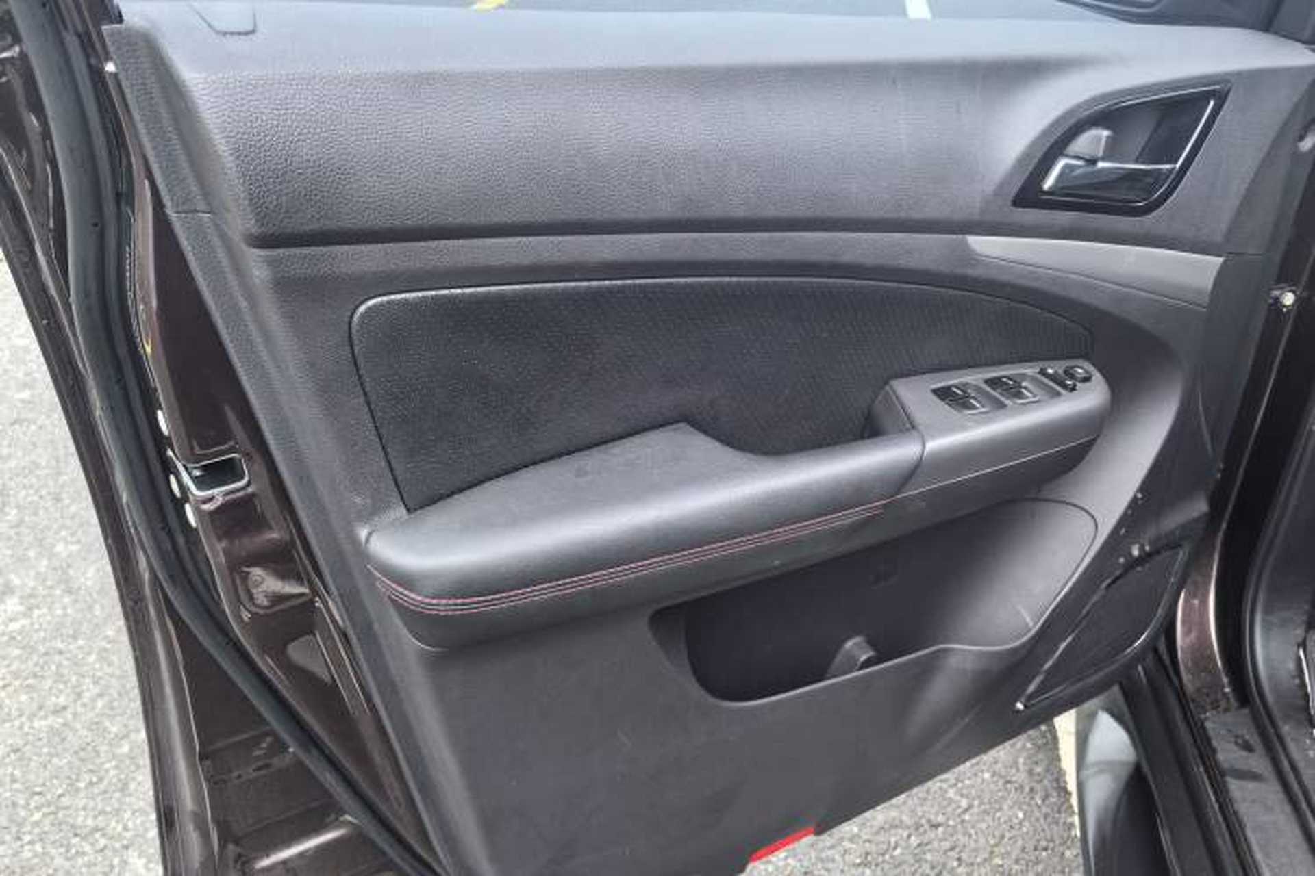 Used BYD S7 2015 2.0T Automatic Prestige Model Interior 1