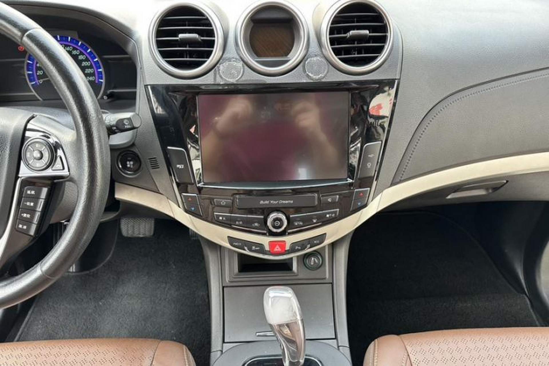 Used BYD S7 2015 2.0T Upgraded Automatic Luxury Version Interior 10