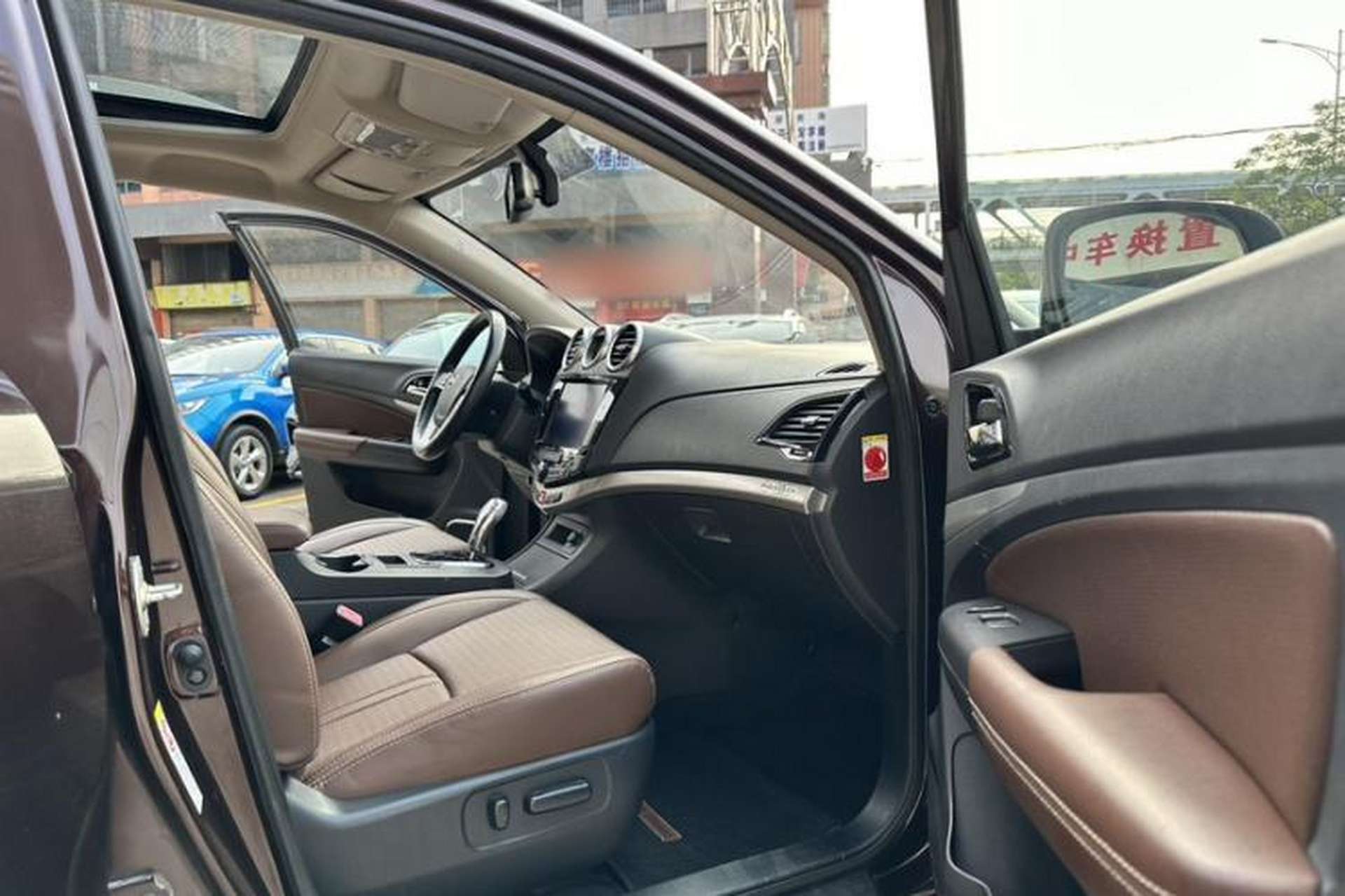 Used BYD S7 2015 2.0T Upgraded Automatic Luxury Version Interior 11