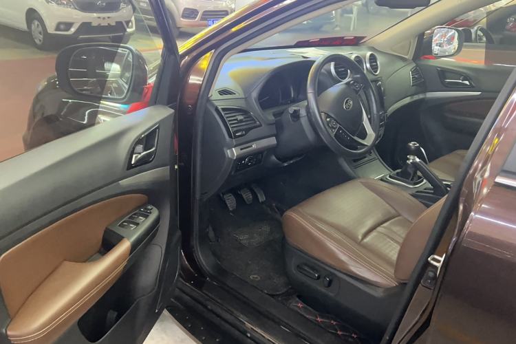Used BYD S7 2015 1.5T Upgraded Manual Luxury Model Interior 2