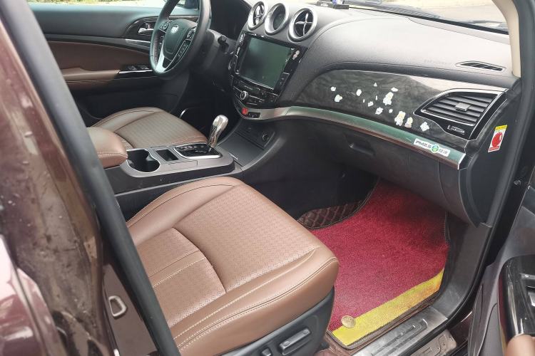 Used BYD S7 2015 2.0T Automatic Prestige Model Interior 3