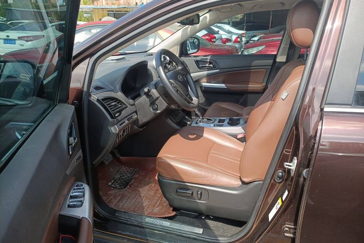 Used BYD S7 2015 2.0T Upgraded Automatic Flagship Version Interior 3