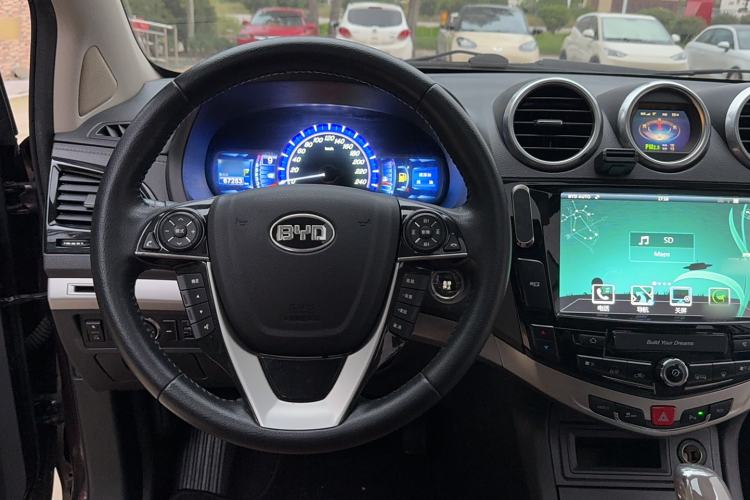 Used BYD S7 2015 2.0T Upgraded Automatic Luxury Version Interior 5