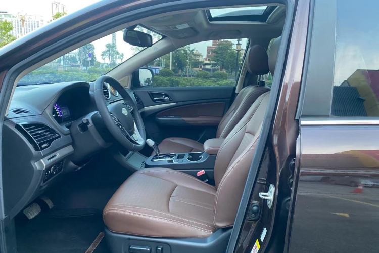 Used BYD S7 2015 2.0T Upgraded Automatic Luxury Version Interior 6