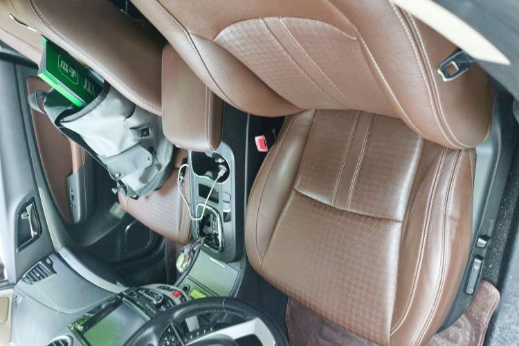 Used BYD S7 2015 2.0T Upgraded Automatic Luxury Version Left Front Seat