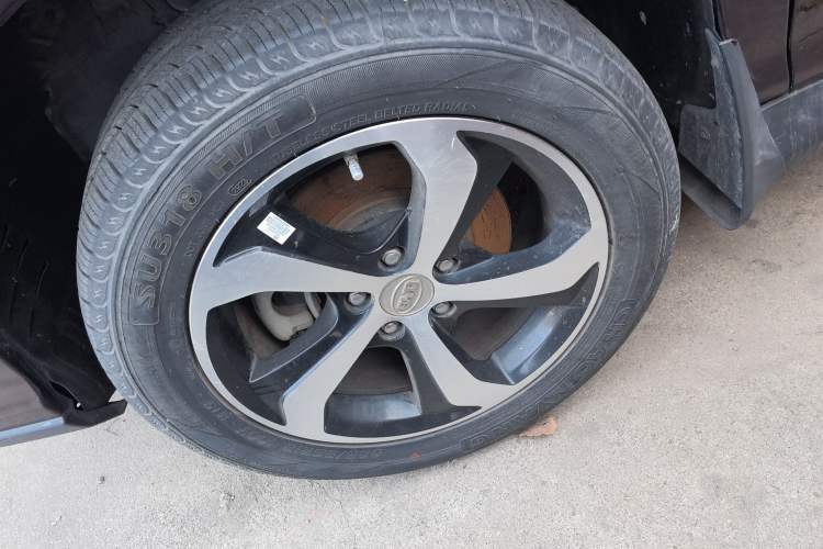 Used BYD S7 2015 2.0T Upgraded Automatic Flagship Version Left Front Wheel Hub