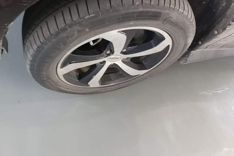 Used BYD S7 2015 2.0T Upgraded Automatic Flagship Version Left Front Wheel Hub