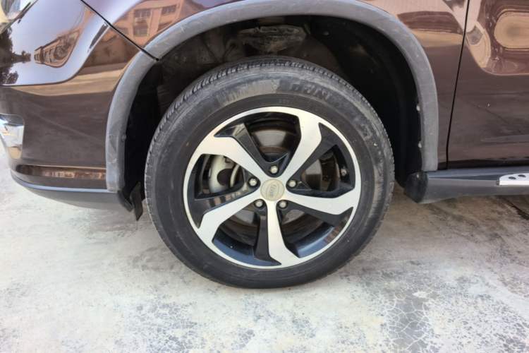Used BYD S7 2015 2.0T Automatic Prestige Model Left Front Wheel Hub
