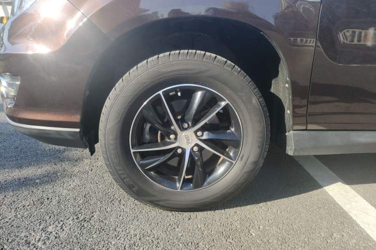 Used BYD S7 2015 1.5T Upgraded Manual Luxury Model Left Front Wheel Hub