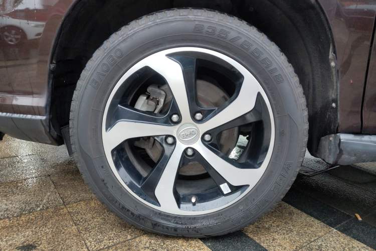 Used BYD S7 2015 2.0T Upgraded Automatic Luxury Version Left Front Wheel Hub
