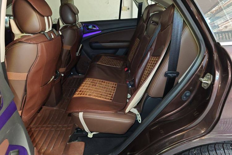 Used BYD S7 2015 2.0T Upgraded Automatic Luxury Version Left Rear Seat