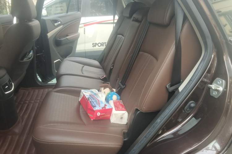 Used BYD S7 2015 2.0T Upgraded Automatic Luxury Version Left Rear Seat