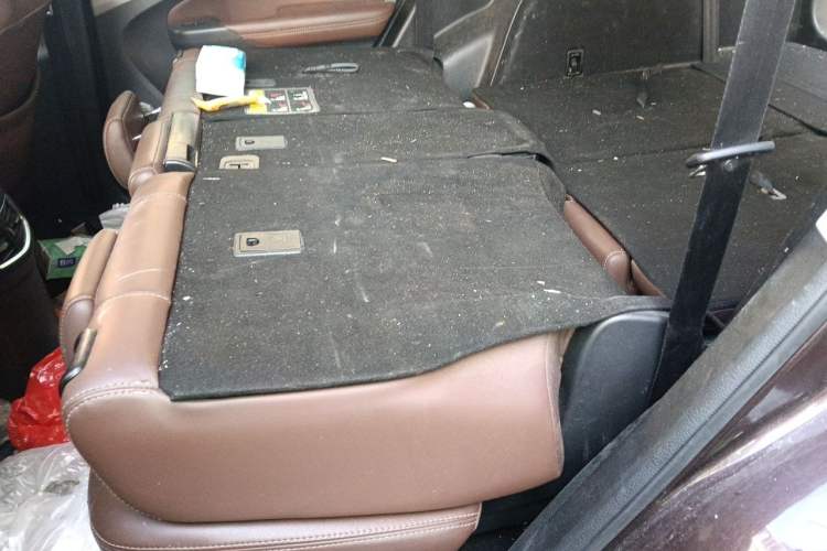 Used BYD S7 2015 2.0T Upgraded Automatic Luxury Version Left Rear Seat