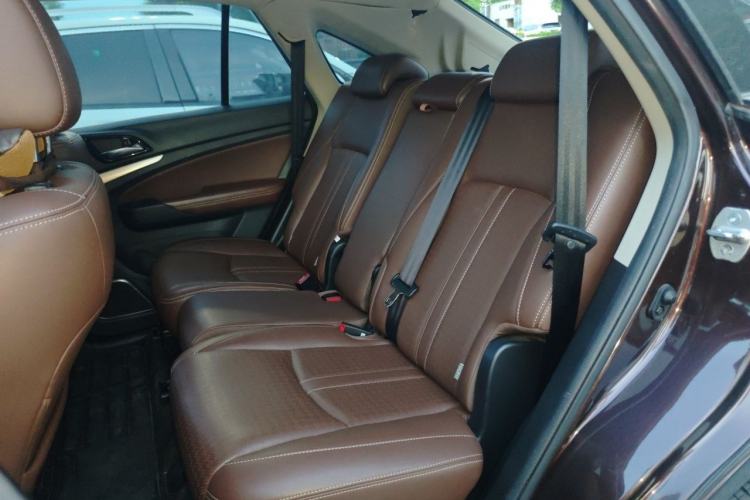 Used BYD S7 2015 2.0T Upgraded Automatic Luxury Version Left Rear Seat