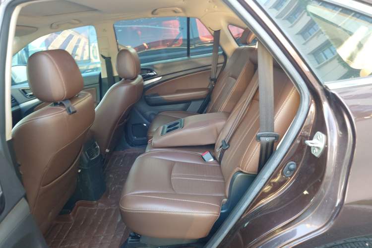 Used BYD S7 2015 2.0T Upgraded Automatic Luxury Version Left Rear Seat