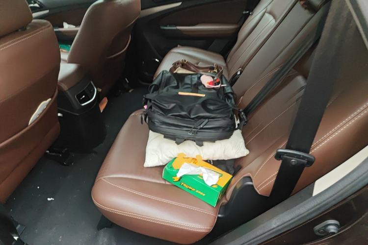 Used BYD S7 2015 2.0T Upgraded Automatic Luxury Version Left Rear Seat